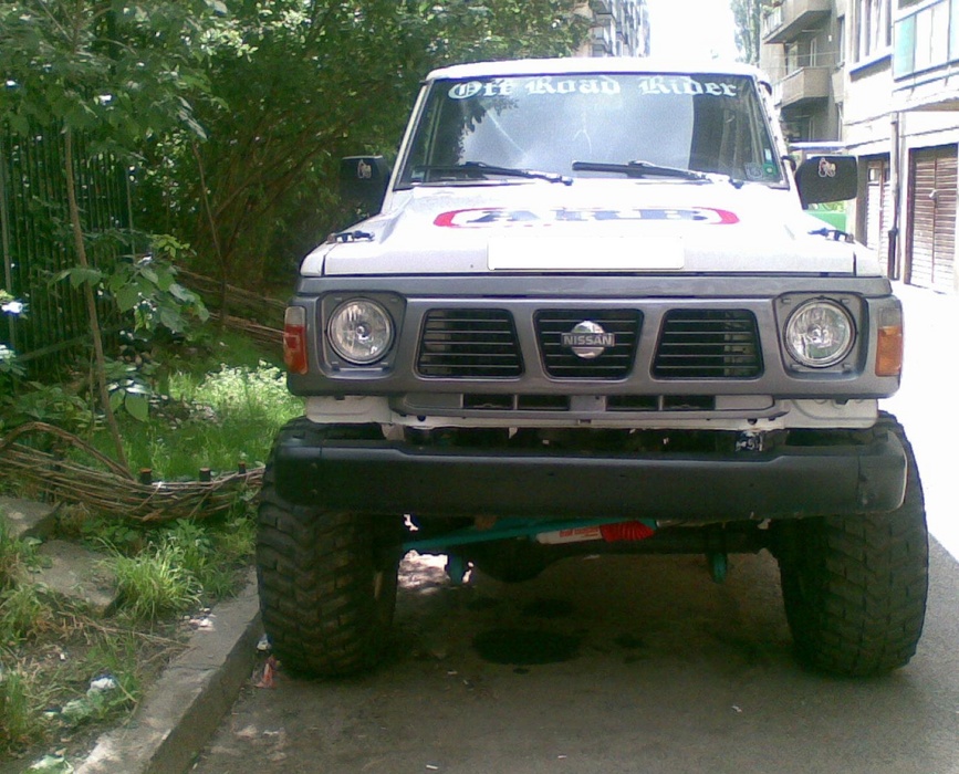 Nissan country 4x4 off road #4