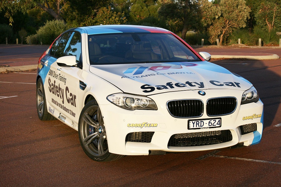 Name:  M5-Safety-Car-2.jpg
Views: 3434
Size:  252.6 KB