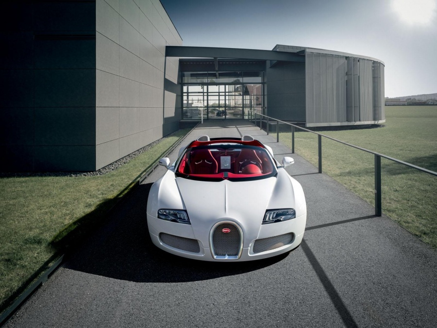 Name:  05-veyron-wei-long.jpg
Views: 11848
Size:  220.9 KB