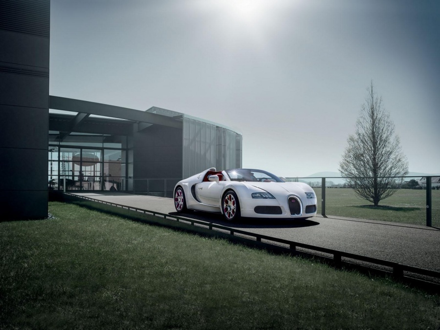 Name:  01-veyron-wei-long.jpg
Views: 10884
Size:  181.4 KB