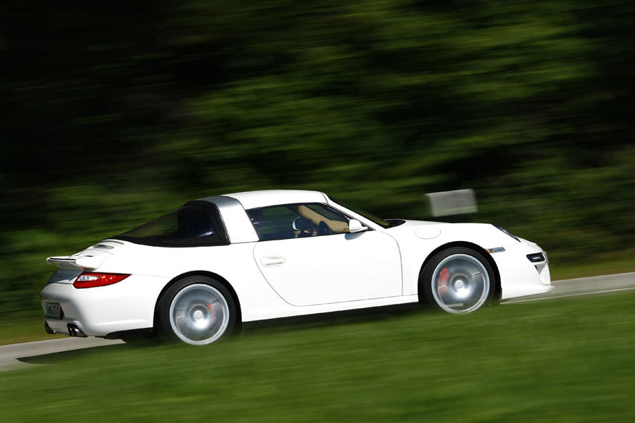 Name:  Ruf-Roadster-3-8-13-fotoshowImage-5c8fbb4e-425501.jpg
Views: 1592
Size:  57.1 KB