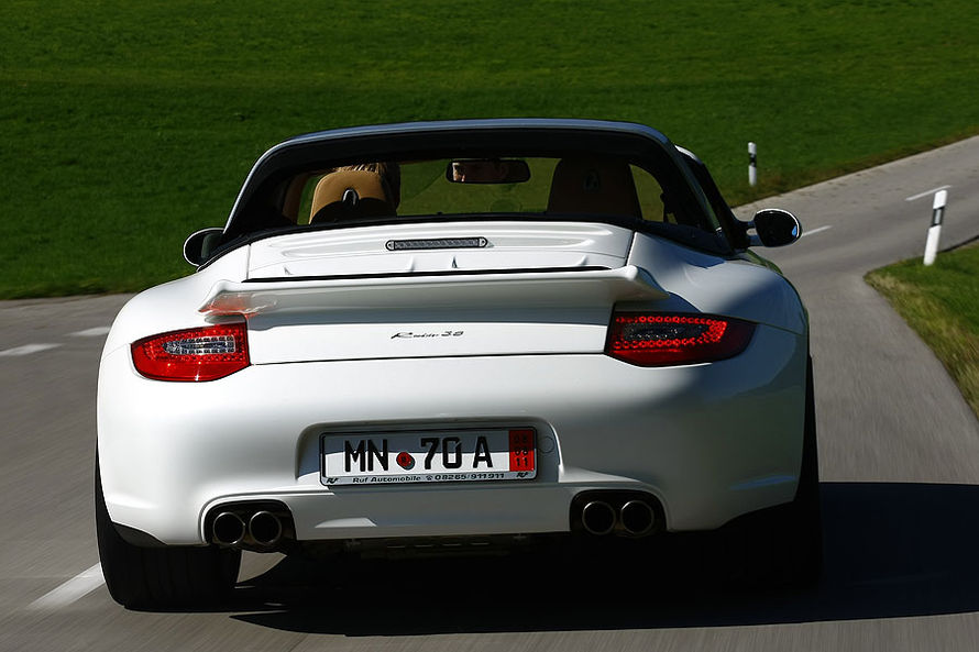 Name:  RUF-Roadster-3-8-13-fotoshowImage-da43310c-418310.jpg
Views: 1590
Size:  74.8 KB