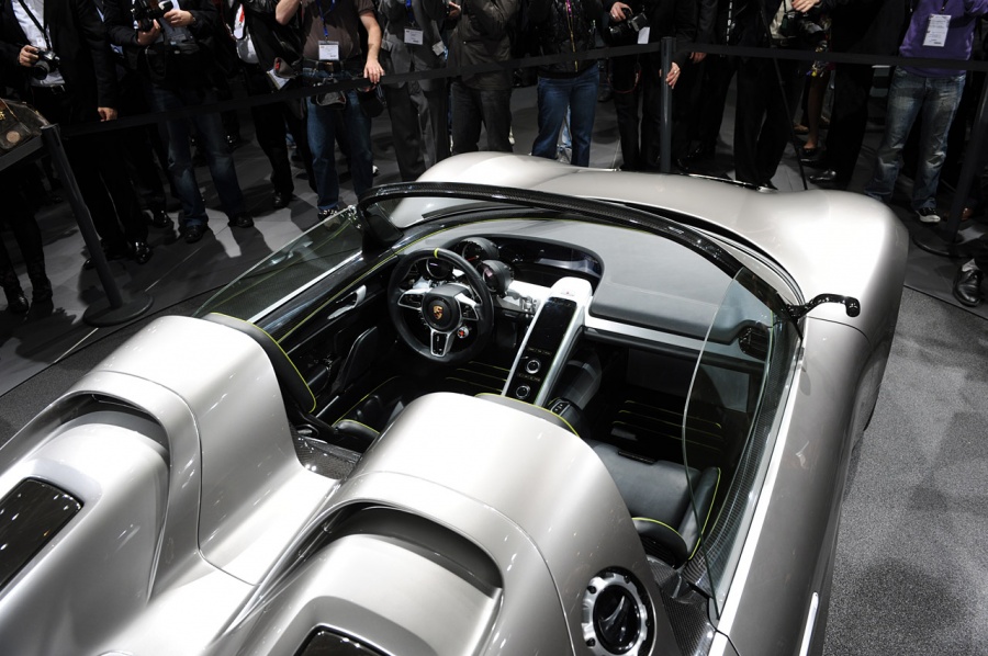 Name:  16porsche918spyderlive.jpg
Views: 11623
Size:  191.0 KB