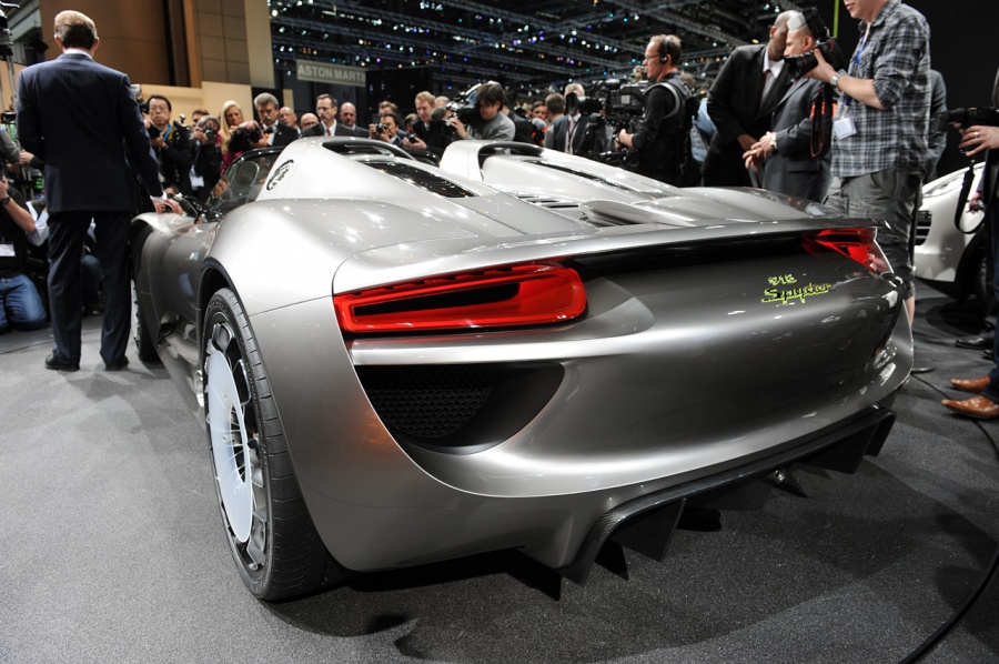 Name:  14porsche918spyderlive.jpg
Views: 11701
Size:  209.9 KB