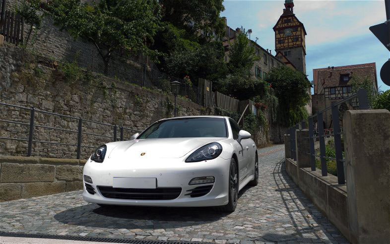 Name:  2012-porsche-panamera-diesel-front-end-2.jpg
Views: 2374
Size:  136.5 KB