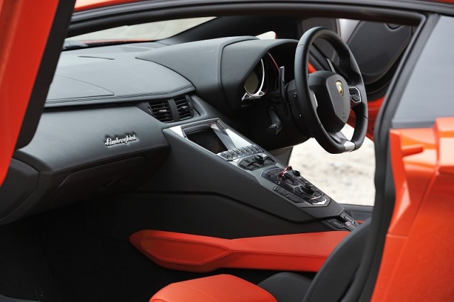 Name:  lamborghini__aventador_lp_700-4__2012__056.jpg
Views: 1696
Size:  52.9 KB