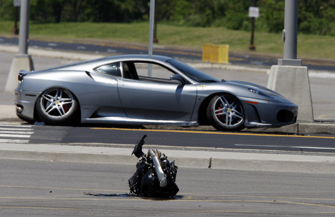 Name:  NJ_ferrari_crash02.jpg
Views: 2347
Size:  64.6 KB