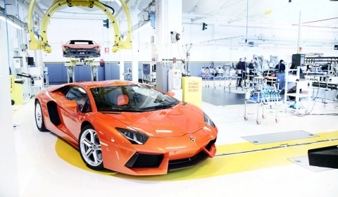 Name:  photo_of_the_day_lamborghini_lp7004_aventador_in_factory.jpg
Views: 4718
Size:  107.3 KB