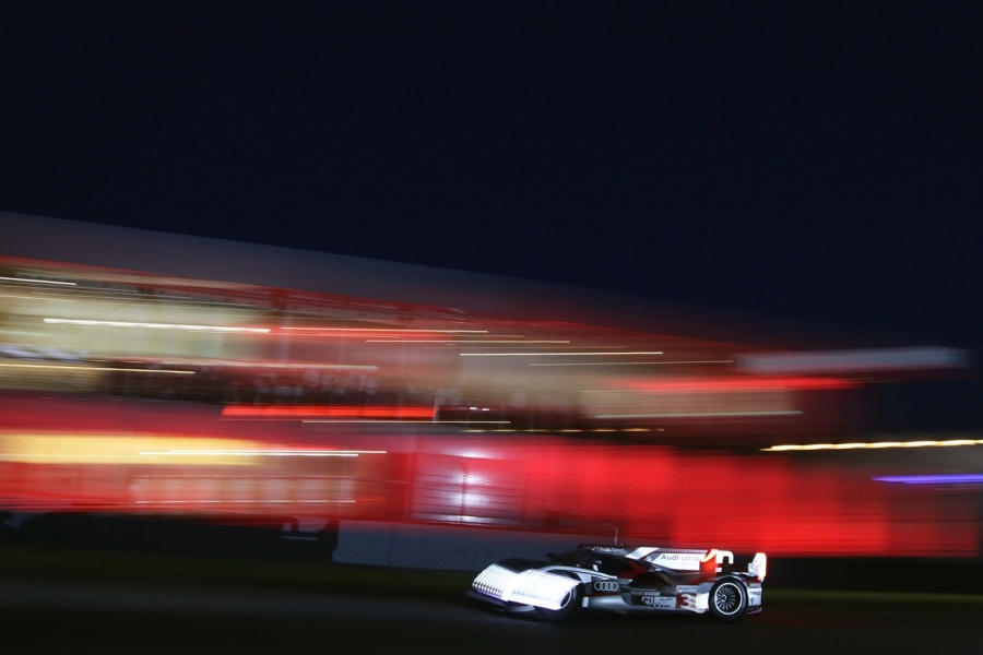 Name:  Audi-Le-Mans-24h-90[5].jpg
Views: 185
Size:  95.4 KB