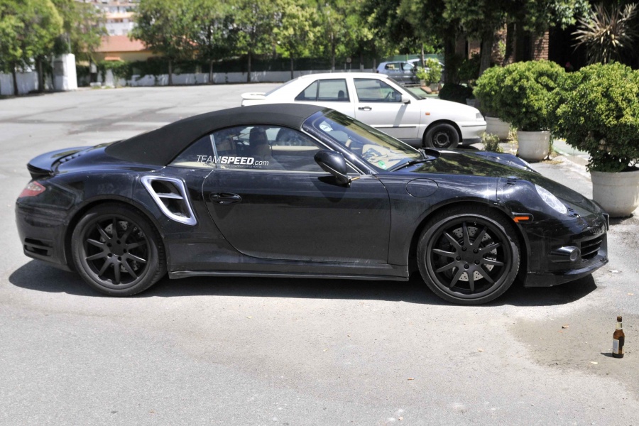 Name:  Porsche 911 Turbo Cabrio 002 copy.jpg
Views: 1228
Size:  225.9 KB
