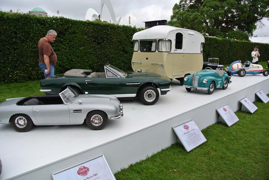 Name:  Goodwood_Festival_of_Speed_2012_-_Cartier_Style_et_Luxe_Concours_d'Elegance(1).jpg
Views: 1745
Size:  109.0 KB