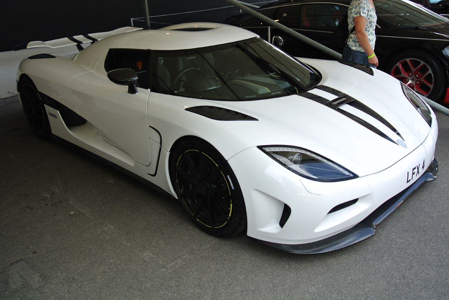 Name:  Goodwood_Festival_of_Speed_2012_-_Supercar_Paddock(6).jpg
Views: 1417
Size:  84.6 KB