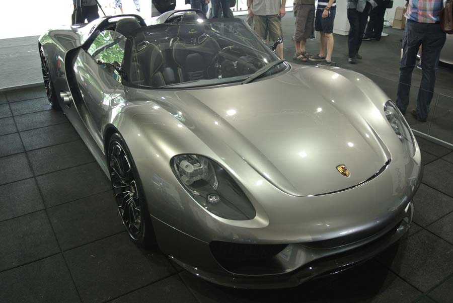 Name:  Goodwood_Festival_of_Speed_2012_-_The_Moving_Motor_Show.jpg
Views: 2414
Size:  77.2 KB