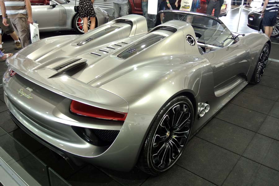 Name:  Goodwood_Festival_of_Speed_2012_-_The_Moving_Motor_Show(3).jpg
Views: 2370
Size:  100.5 KB