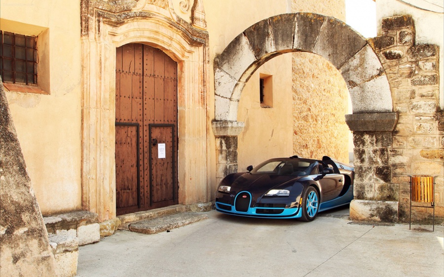 Name:  Bugatti-Veyron-16-4-Grand-Sport-Vitesse-2013-widescreen-07.jpg
Views: 1141
Size:  241.7 KB