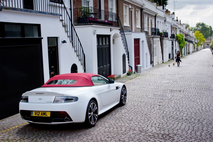 Name:  astonmartinv12vantageroadster05.jpg
Views: 844
Size:  239.5 KB