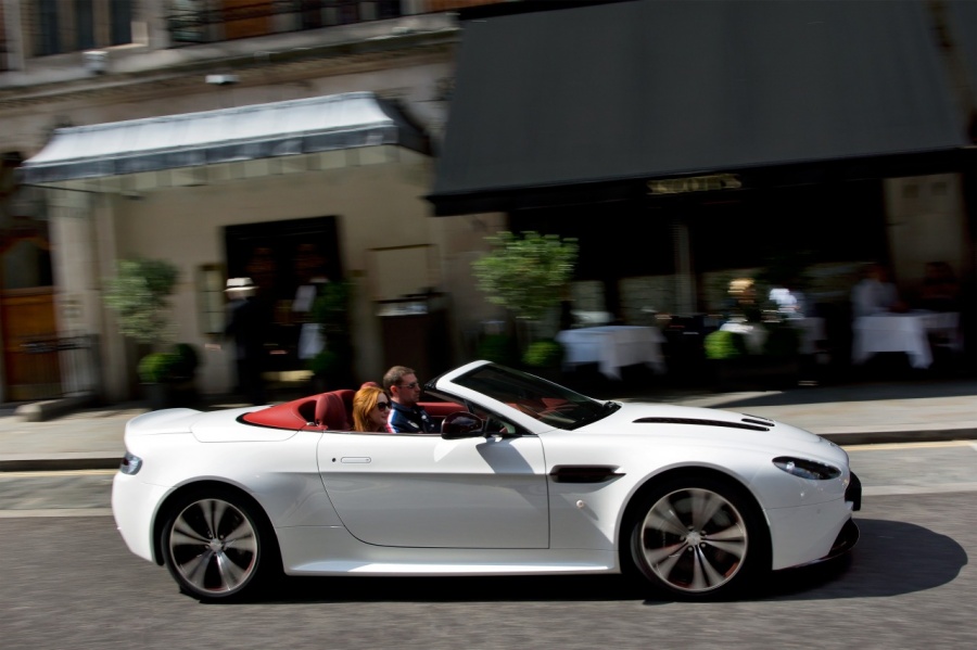 Name:  astonmartinv12vantageroadster10.jpg
Views: 847
Size:  131.1 KB