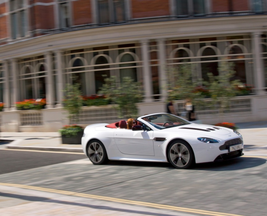 Name:  astonmartinv12vantageroadster12.jpg
Views: 822
Size:  172.7 KB