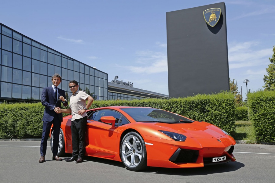Name:  stephanwinkelmannmitaventador1000.jpg
Views: 2647
Size:  187.5 KB