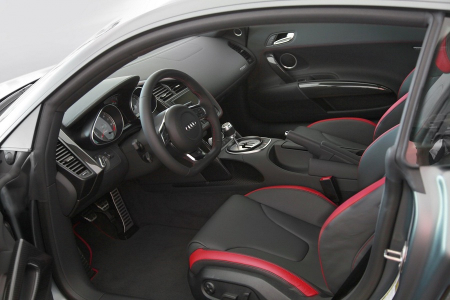 Name:  2012-Audi-R8-Exclusive-Selection-4[2].jpg
Views: 1224
Size:  134.5 KB