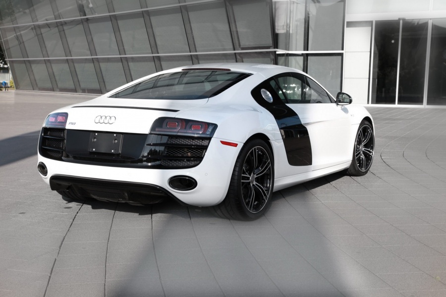 Name:  2012-Audi-R8-Exclusive-Selection-17[2].jpg
Views: 1327
Size:  152.3 KB