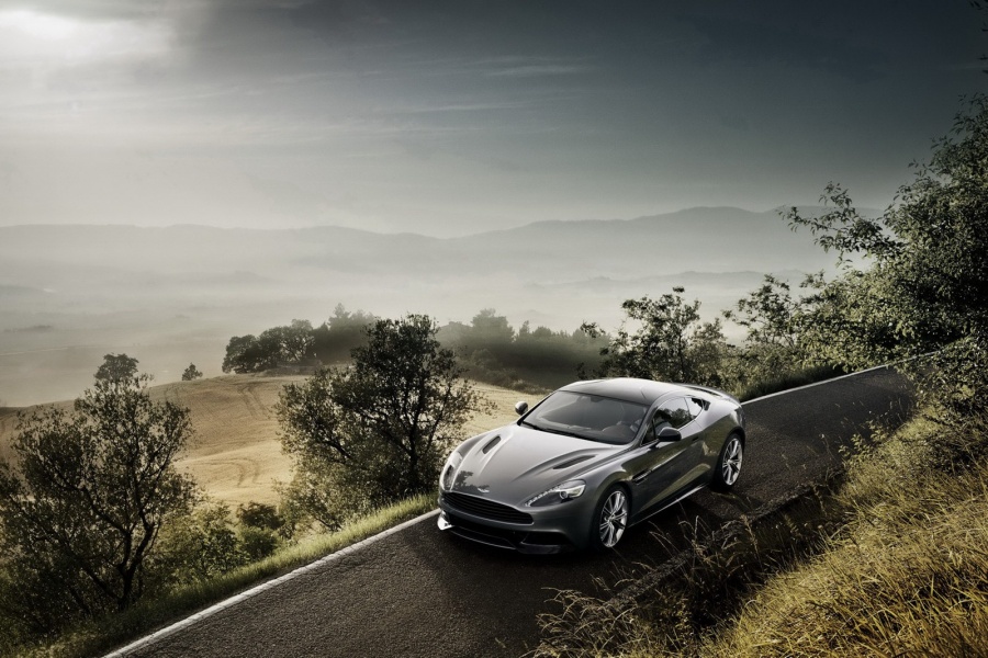 Name:  2013-Aston-Martin-Vanquish-18[5].jpg
Views: 1630
Size:  217.6 KB