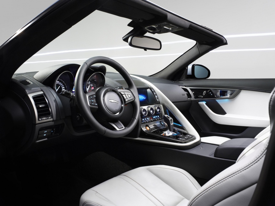 Name:  F-TYPE_STUDIO_V6_4.jpg
Views: 1429
Size:  151.7 KB