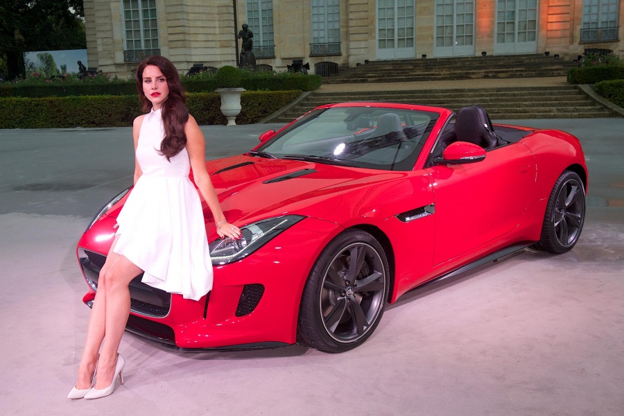 Name:  Jag_F-TYPE_Lifestyle_Lana_Del_Rey_260912_1.jpg
Views: 539
Size:  191.4 KB