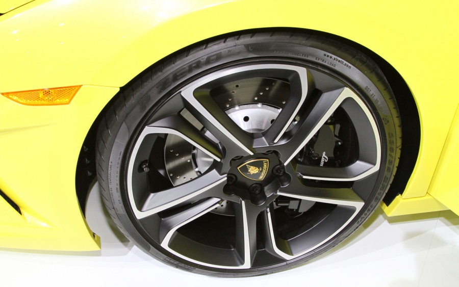Name:  Lamborghini-Gallardo-LP-560-4-wheel2.jpg
Views: 3826
Size:  141.4 KB