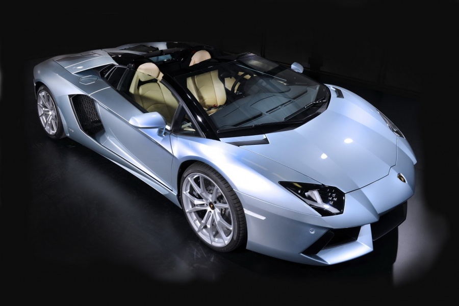 Name:  Lamborghini-Aventador-LP-700-4-Roadster-02[2].jpg
Views: 2433
Size:  117.7 KB