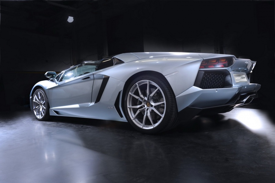 Name:  Lamborghini-Aventador-LP-700-4-Roadster-04[2].jpg
Views: 2880
Size:  112.9 KB