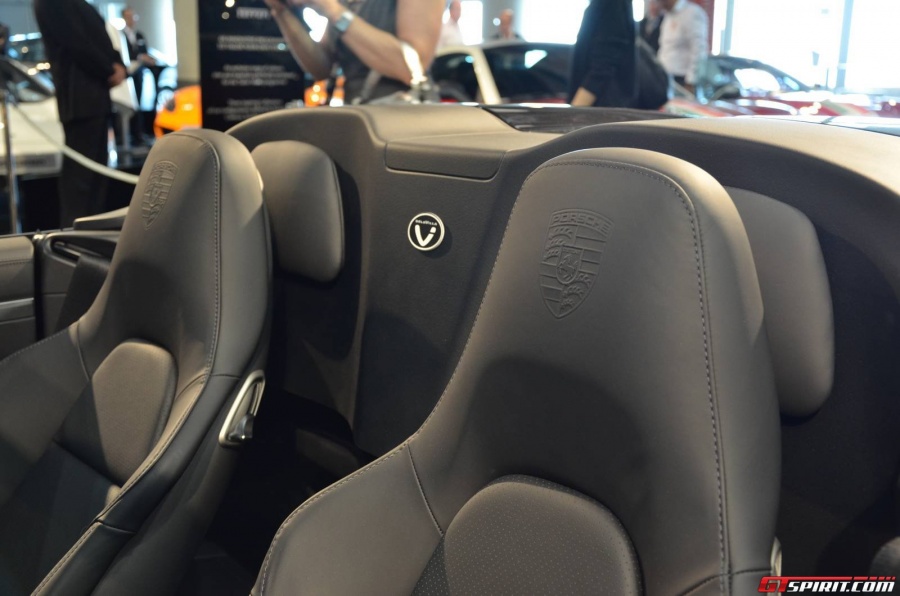 Name:  Top Marques 2013 DeliVilla 991 Speedster  10.jpg
Views: 673
Size:  128.5 KB