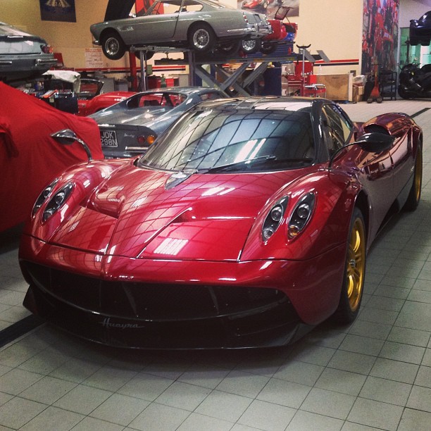 Name:  red Huayra .jpg
Views: 1001
Size:  116.6 KB