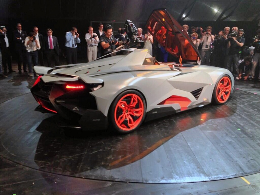 Name:  lamborghini-egoista-concept-5.jpg
Views: 2198
Size:  176.4 KB