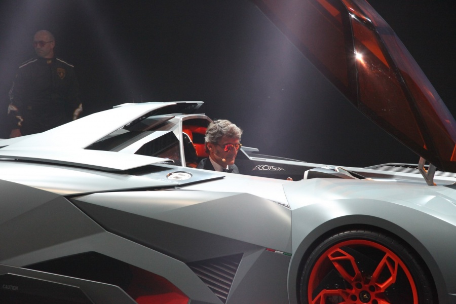 Name:  lamborghini-egoista-concept-3.jpg
Views: 2121
Size:  125.3 KB