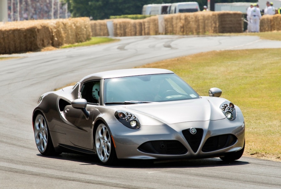 Name:  Alfa_Romeo_at_Goodwood_2013_Festival_of_Speed_-_Alfa_4C_Alfa_Romeo_45069.jpg
Views: 263
Size:  167.7 KB