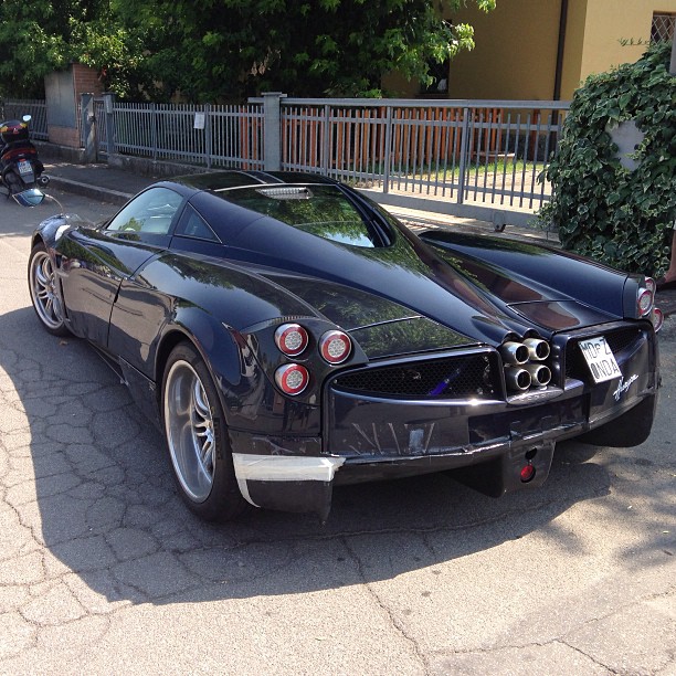 Name:  Huayra02.jpg
Views: 1185
Size:  149.0 KB