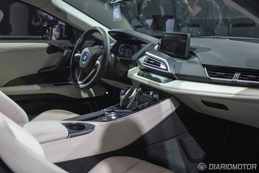 Name:  bmw-i8-frankfurt-2013-04.jpg
Views: 474
Size:  152.8 KB