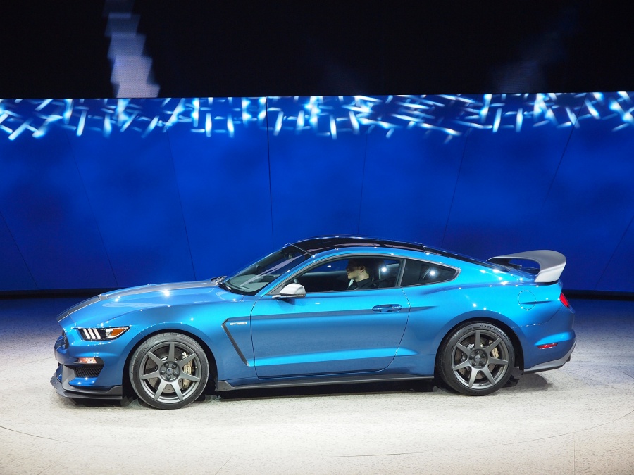 Name:  Ford_GT350R_2.jpg
Views: 505
Size:  181.8 KB