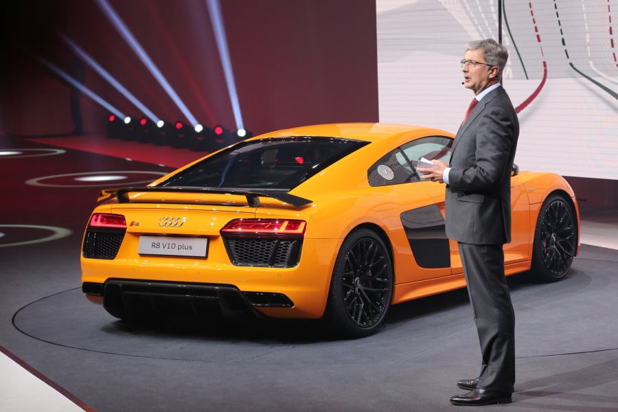 Name:  2017-audi-r8-v10-plus-rear-three-quarter.jpg
Views: 787
Size:  152.0 KB