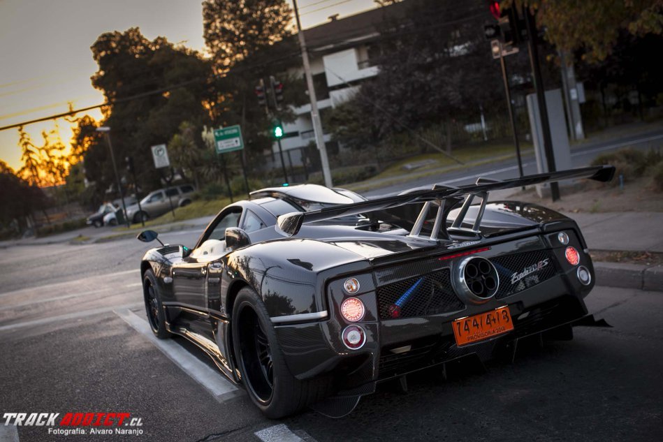 Name:  paganizonda-201_zpsmb4wr6i0.jpg
Views: 349
Size:  143.1 KB
