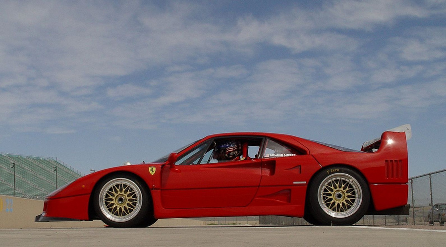This 1989 Ferrari F40 Competizione Is A Master Build And In Need Of A New  Home - IMBOLDN