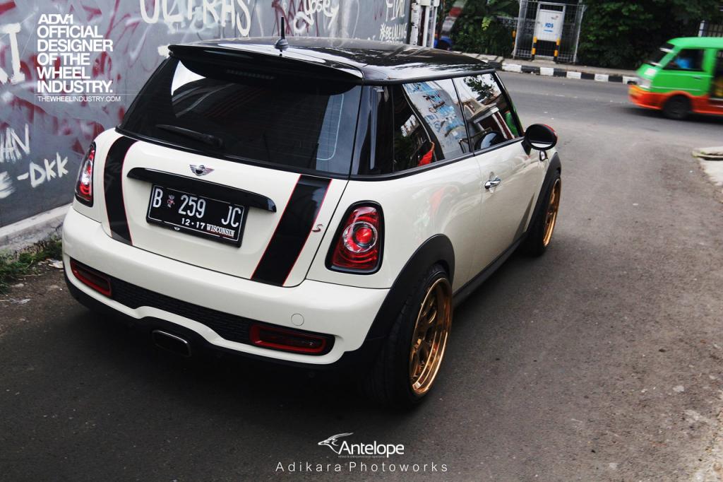 Name: Mini_Cooper_S_ADV7TFSL_11.jpg
Views: 155
Size: 106.0 KB