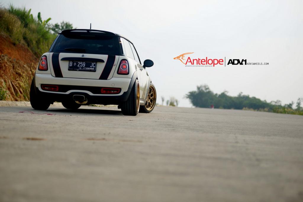 Name: Mini_Cooper_S_ADV7TFSL_07.jpg
Views: 147
Size: 51.9 KB