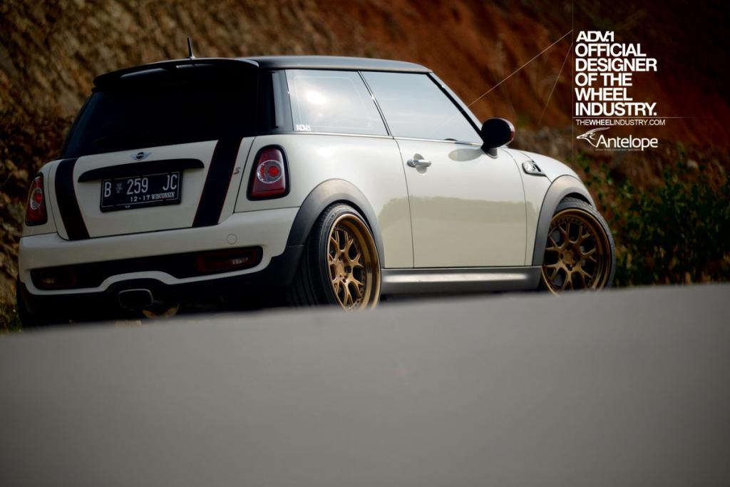 Name: Mini_Cooper_S_ADV7TFSL_06.jpg
Views: 168
Size: 61.0 KB