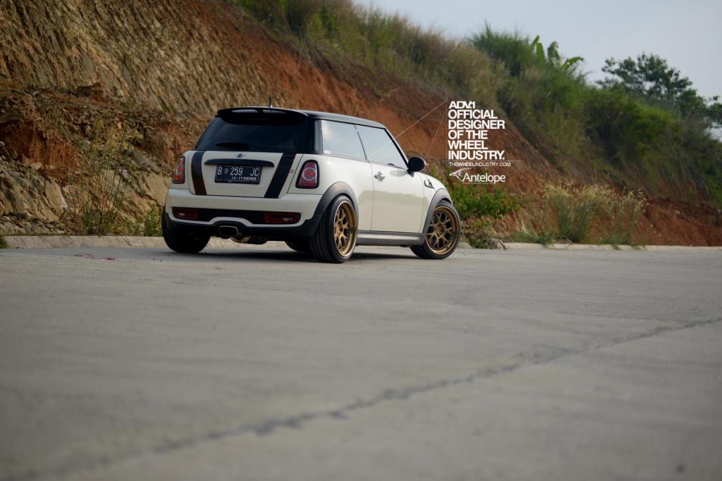 Name: Mini_Cooper_S_ADV7TFSL_04.jpg
Views: 148
Size: 77.5 KB
