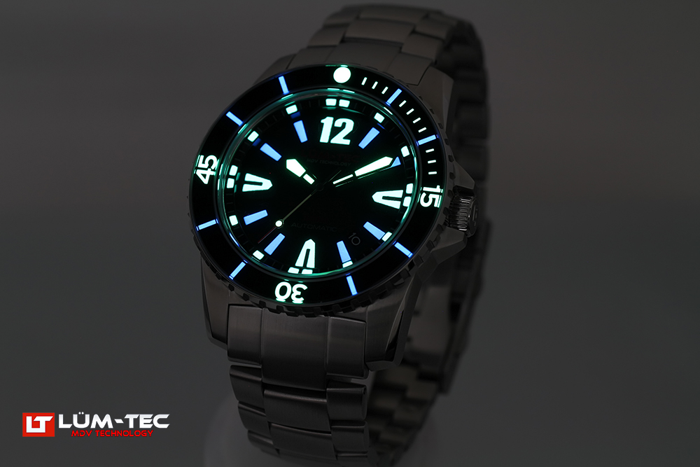 Name:  300m1xl-005.jpg
Views: 196
Size:  286.9 KB