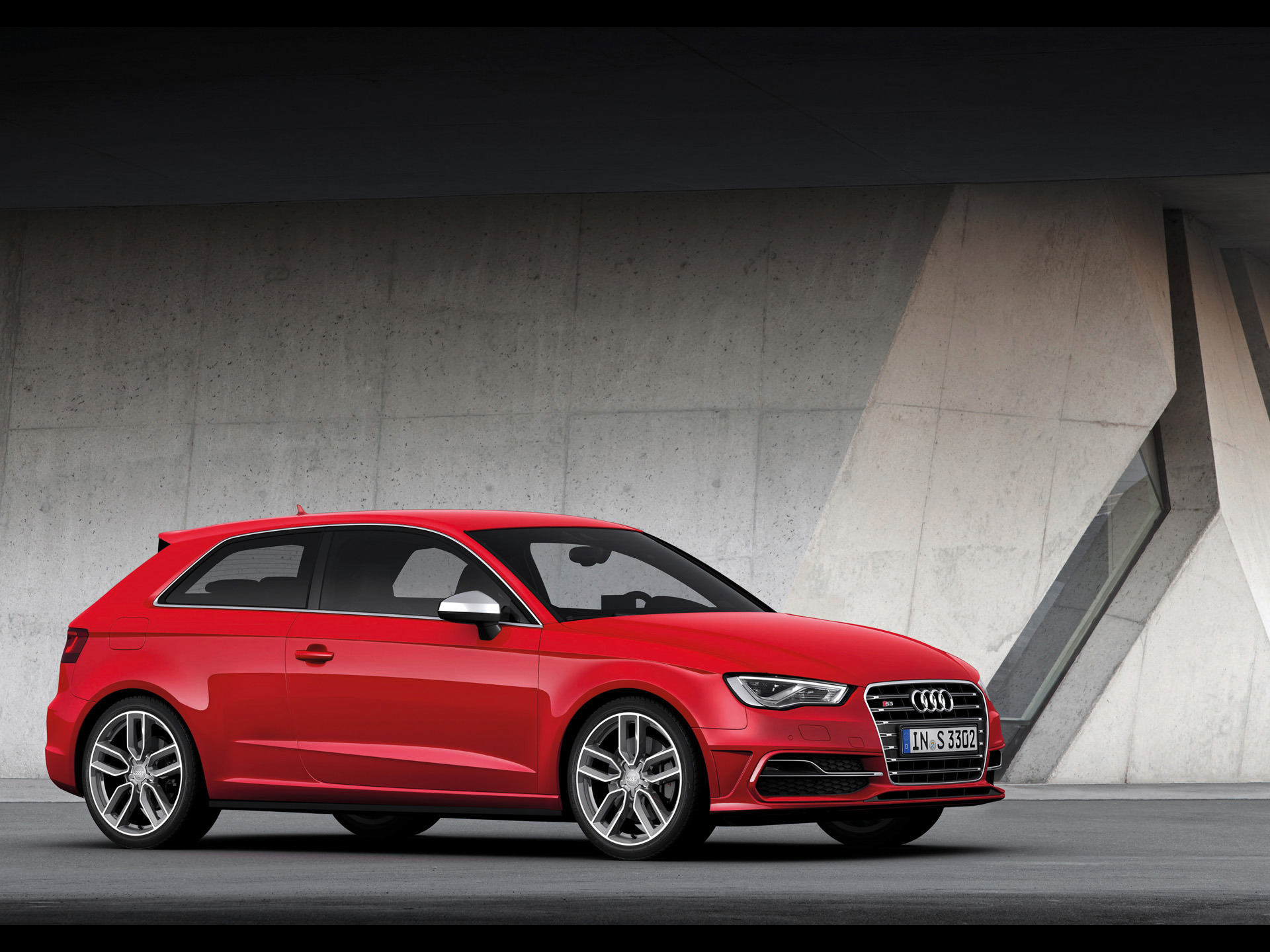 Name:  2013-Audi-S3-Static-10-1920x1440.jpg
Views: 21
Size:  525.9 KB