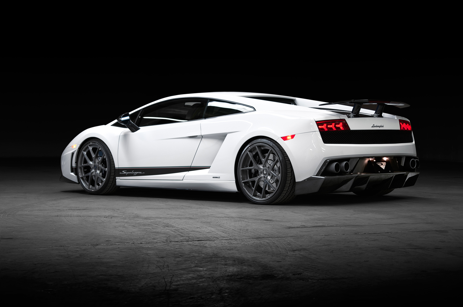 Name:  superleggera-white-6.jpg
Views: 25
Size:  467.7 KB