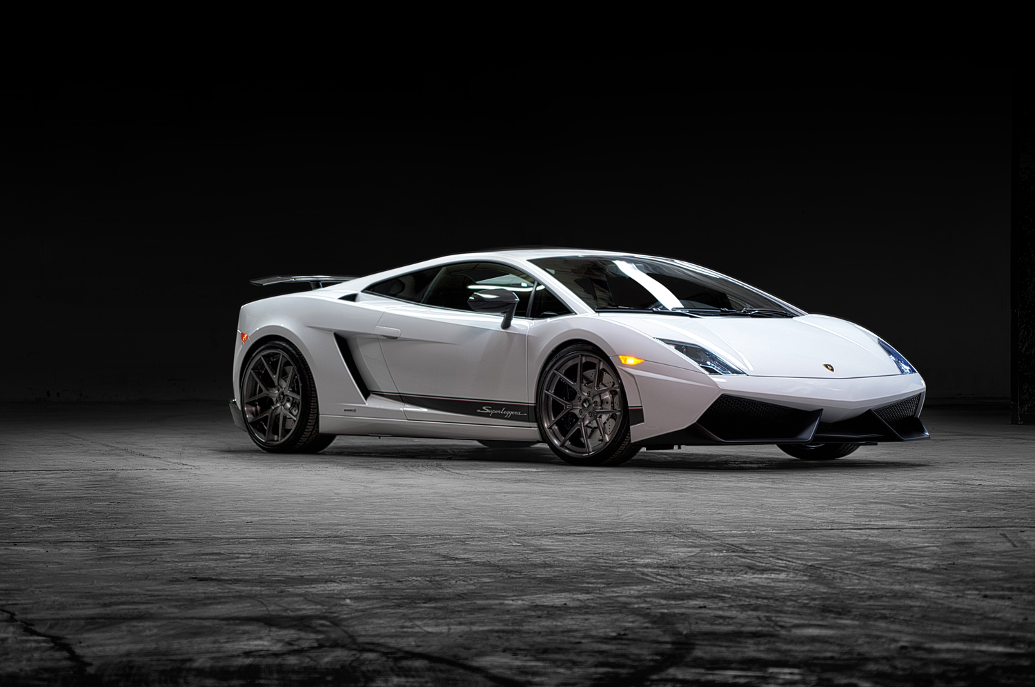 Name:  superleggera-white-5.jpg
Views: 46
Size:  550.6 KB